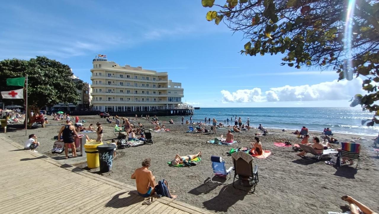 Alquilaencanarias El Medano Junto A La Playa Exterior foto